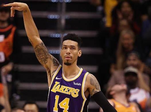 湖人这主力6中1全场看不到人,白占一个首发位置?_丹尼格林_比赛_状态