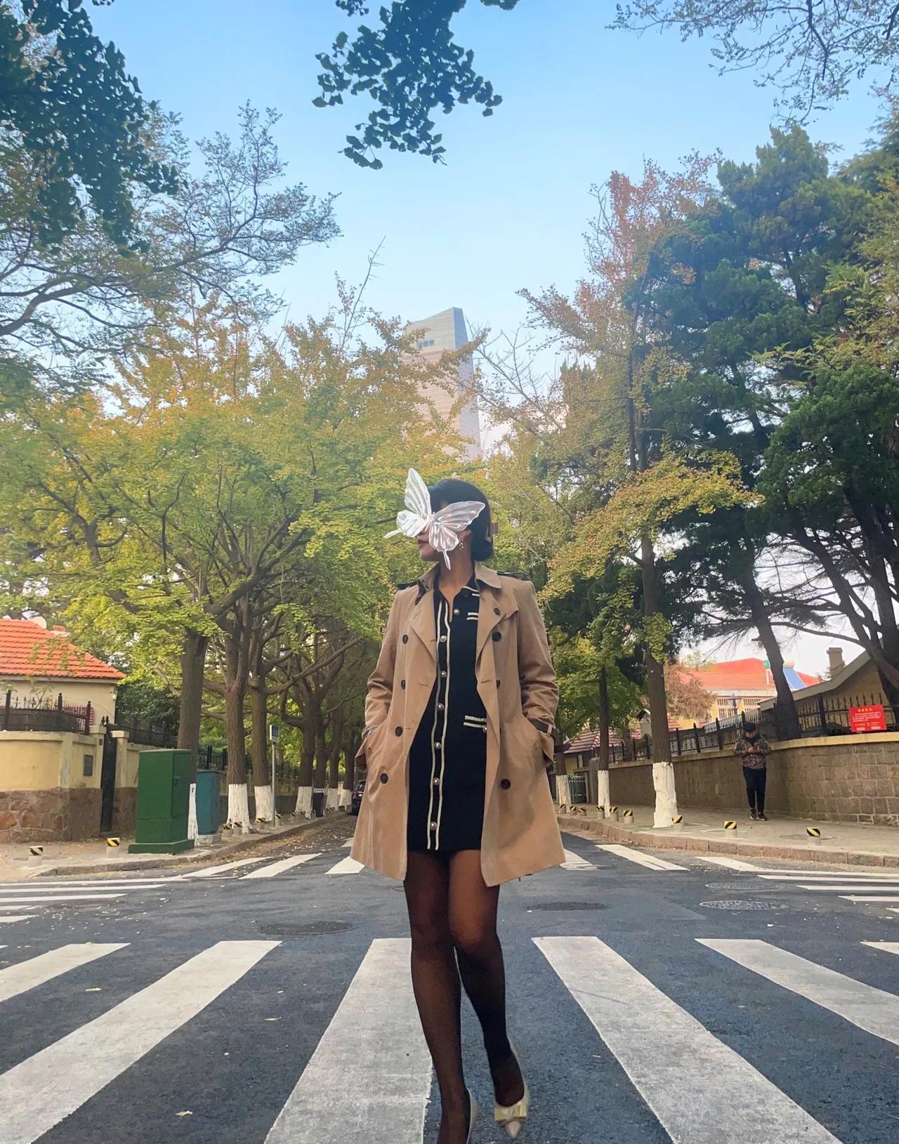 女生30岁的时尚与多才多艺:黑袜指南_黑色_袜子_方式