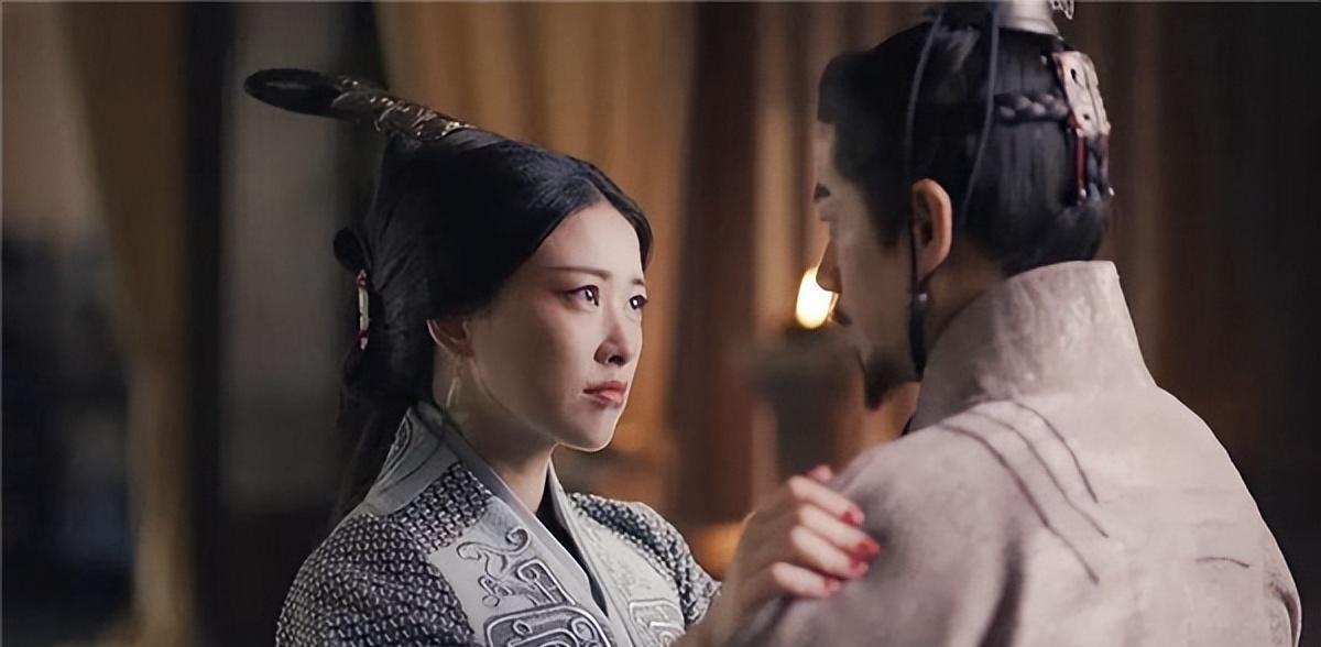 赵姬照例在堂上献舞,一曲跳完,异人就找到吕不韦,提出了讨要赵姬的