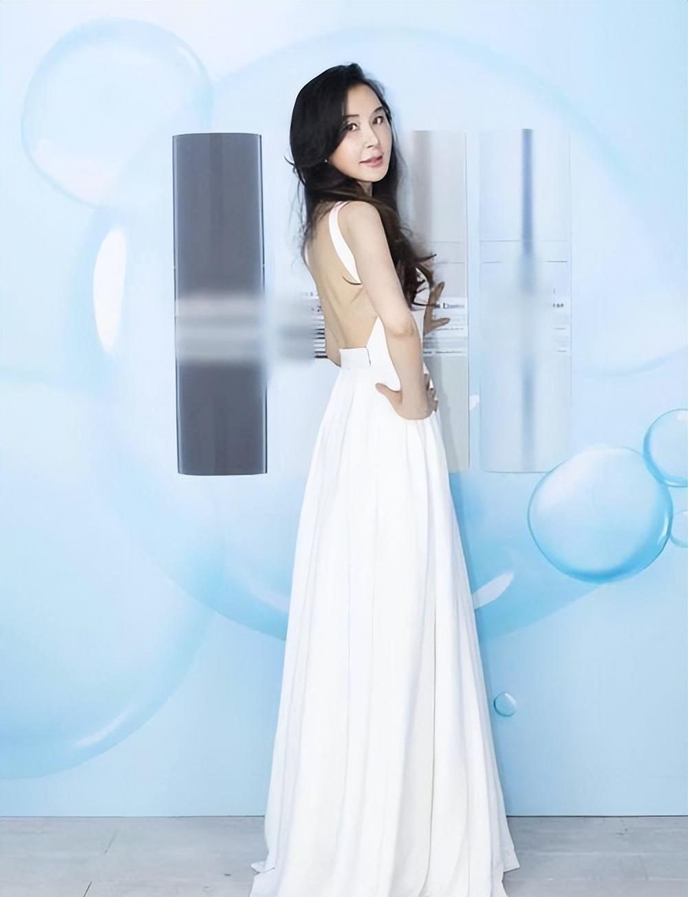 看脸是50岁大妈,看身材是20岁少女,这些少女,不服不行_许晴_俞飞鸿