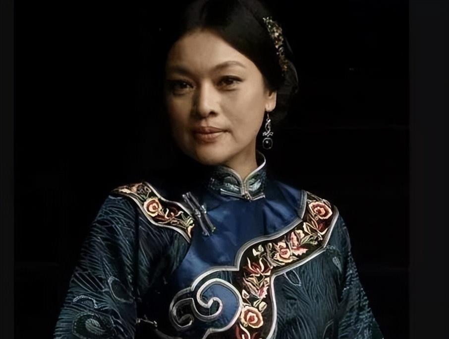 后来,她出现在当今很多电视剧中,如《过把瘾》,《大胆的