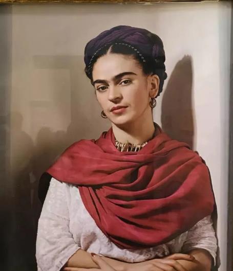 墨西哥传奇女画家弗里达的爱与痛:车祸与丈夫,都是人生灾难_迭戈_自