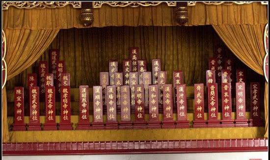 中国历史上最伟大的皇帝,为何没有庙号,也没有谥号?_秦始皇_刘邦_时期