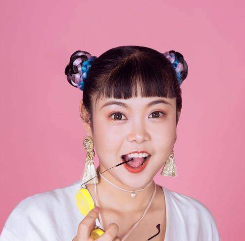 《奇葩说》野红梅回应翻董婧白眼:为节目效果熊浩点赞_首尔_选手_时候