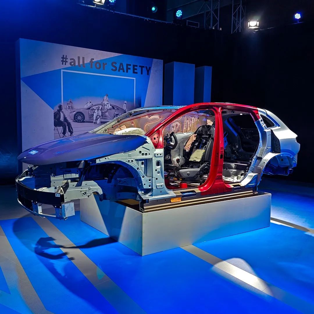 汽湃试驾| 电动豪华，依然看奔驰