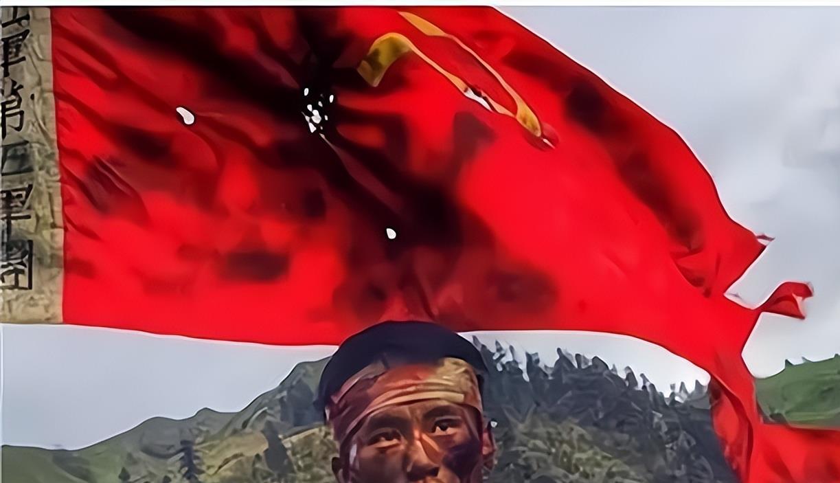 丁盛手下猛将撤职后又平反,岂料上司后来也撤职,儿子被授予大校_红旗