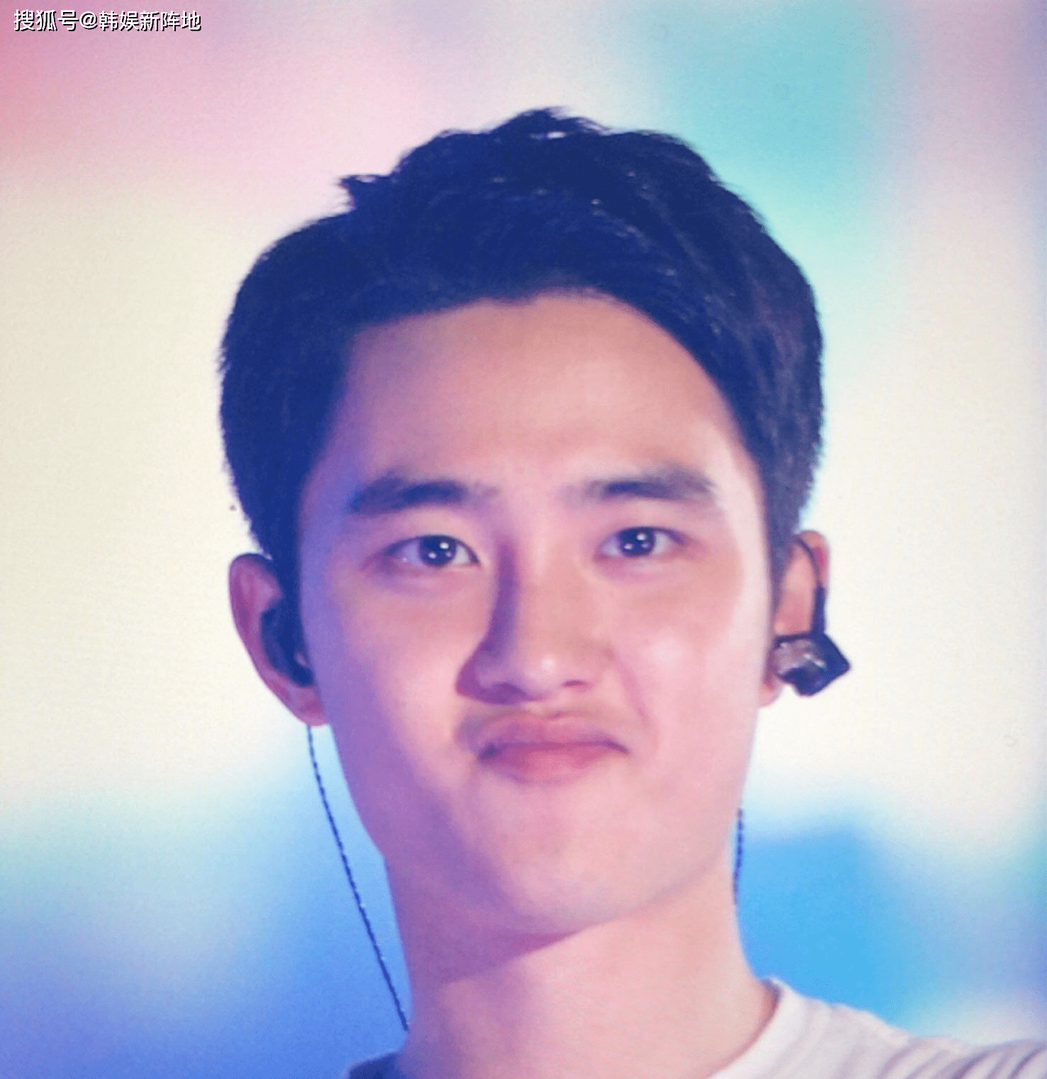 exo都敬秀被爆在音放节目休息室抽烟引热议,网友:垃圾,没品_形象_伯贤