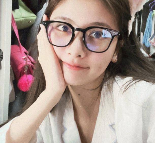 《心动4》洪成成男友正脸曝光,身材偏胖家境好,眉眼很像马子佳_节目