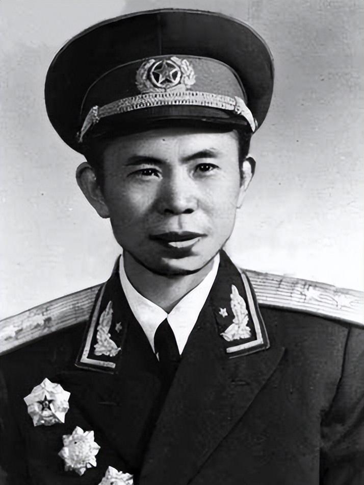 军团长肖克怒问师长刘转连为何还不打,刘转连:急啥,等吃完饭_敌人