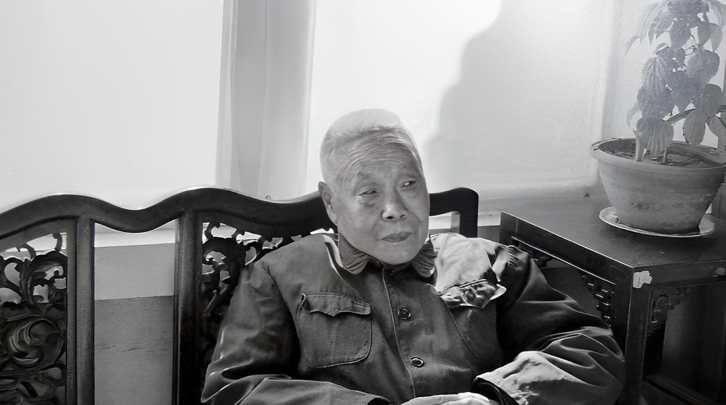 末代太监孙耀庭口述:夜晚伺候嫔妃时,鞋里都要放一个苍耳!