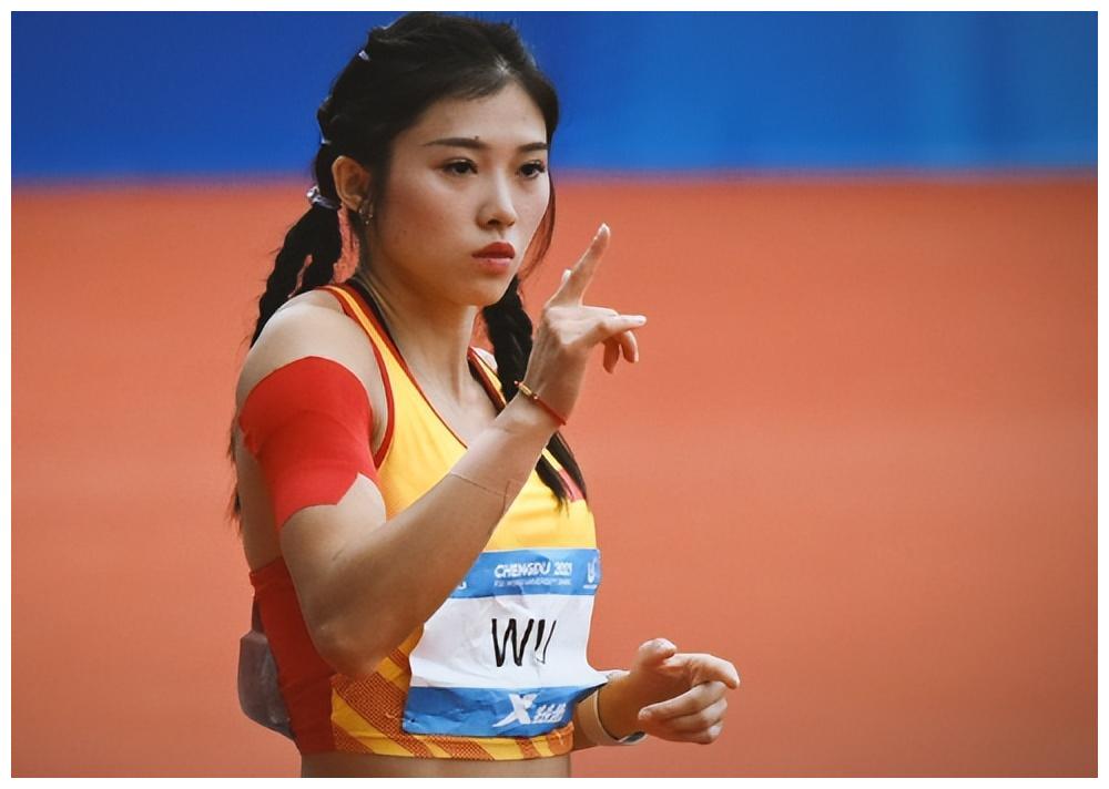 吴艳妮闪耀大运会赛场,有望像偶像刘翔一样,夺得冠军_燕妮_成绩_女子