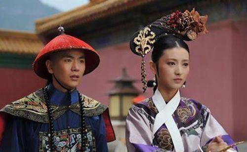 《甄嬛传》还真乱,温太细对甄嬛守护有加,现实中是齐妃的前男友