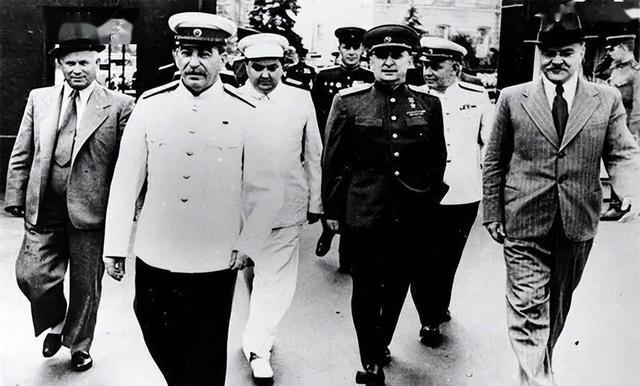 1953年苏联发生贝利亚事件,6名同伙被审判,一副手升任内务部长_说法