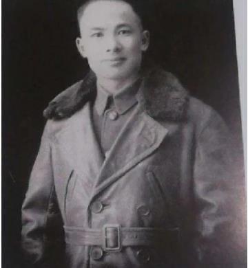 陈再道血浴羊山围歼国军精锐师,32人陷入重围被困,活捉敌中将_攻击