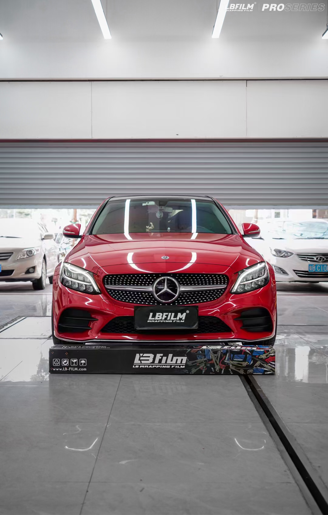 奔驰c级lb改色膜原厂漆胭脂红,有质感的红色