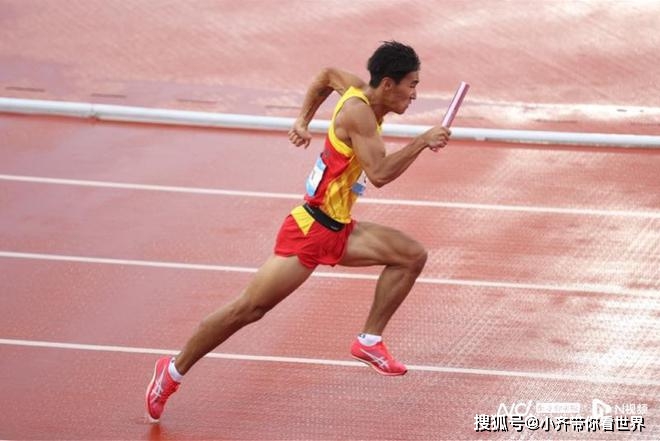 大运会田径4×100米接力中国队揽双金_比赛_决赛_智舰