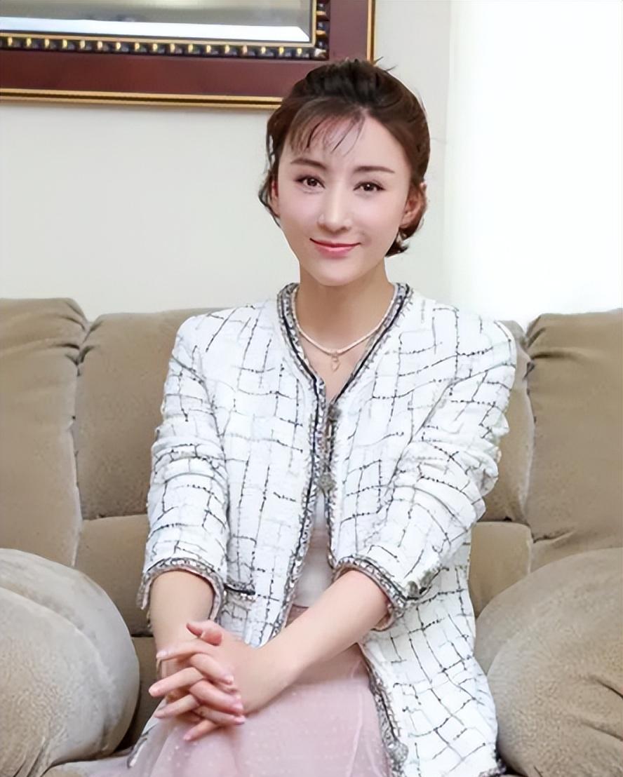 名导尤小刚:64岁后连生两个儿子,三婚与小妻子幸福吗?