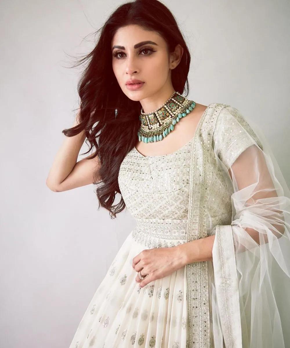 国外身价最高的女演员,37 岁仍然令人惊叹不已_穆尼·罗伊_电视_成功