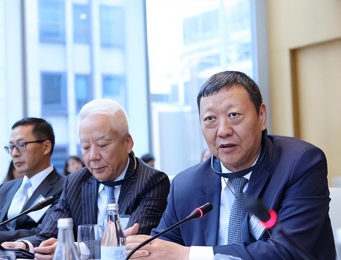 一代中国乳业"教父"谢幕,10年打广告耗费488亿,套现后离场_牛根生