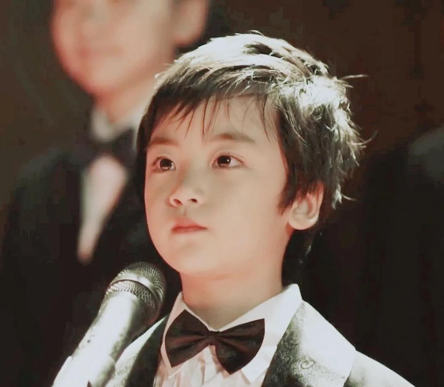 "贾宝玉"边程的崩塌史,16岁的他出道10年,曾被称娱乐圈奇才_任敏_河北