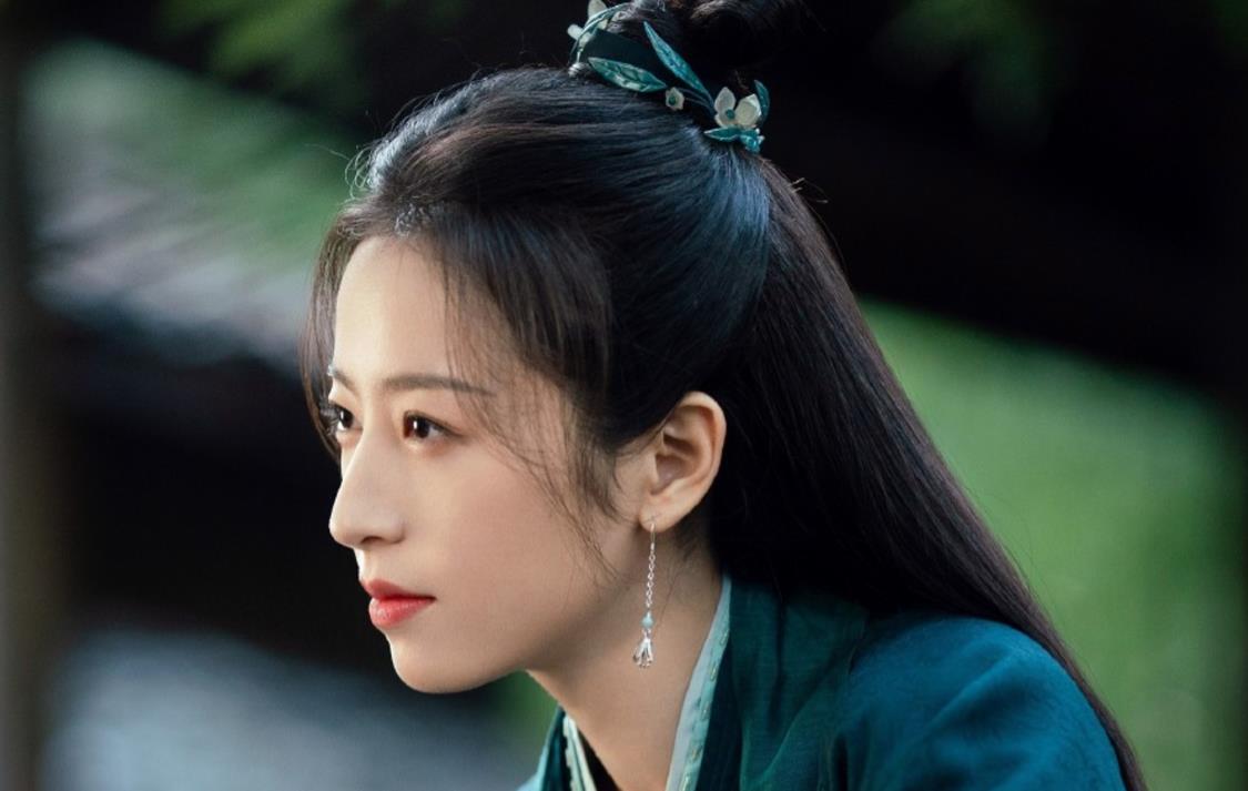 周雨彤饰演的赵健就是一个很好的例子.