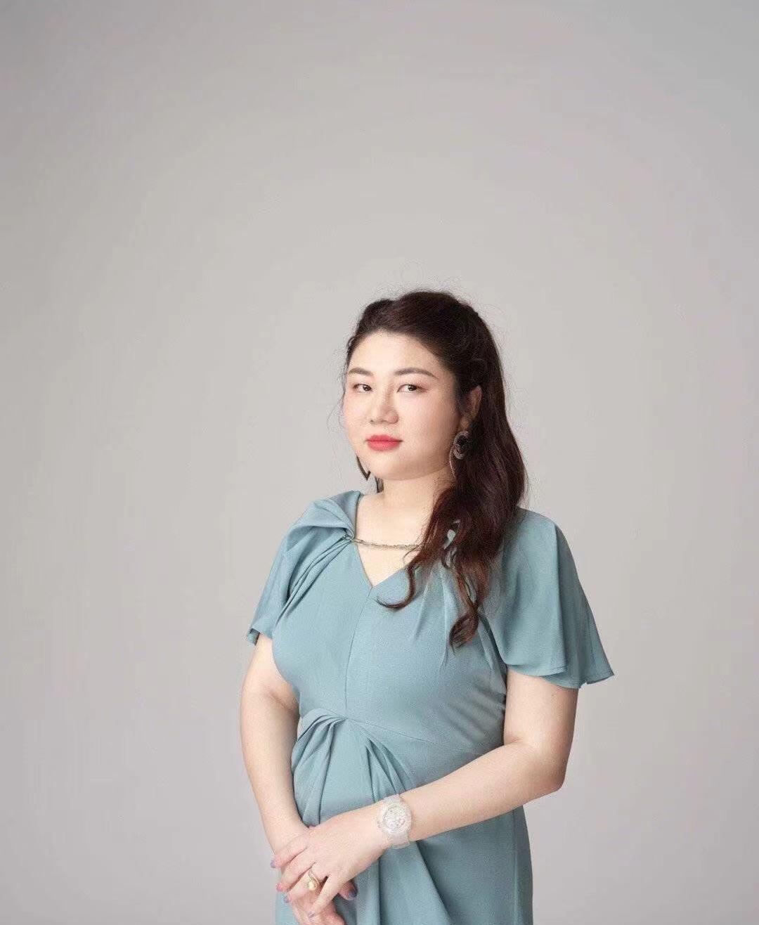 杨天真谈职场酒局:作为比艺人还火的经纪人,她又上热搜了_范冰冰_鹿晗