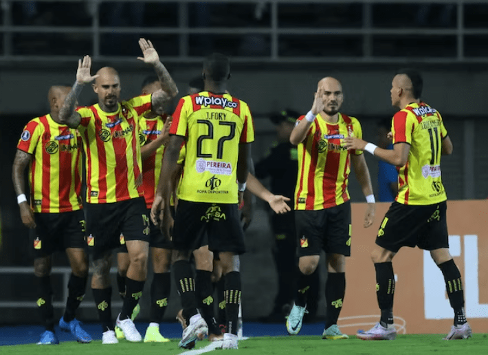 南美自由者杯16强第二回合 何塞特兰独立竞技对佩雷拉体育_比赛_客队