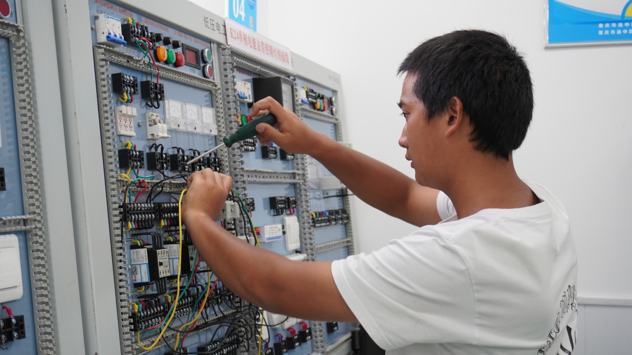 下半年考期-低压电工上岗证-报名流程!_证书_实际操作_考试考核