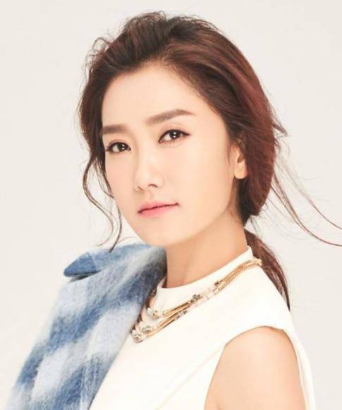 玲花坐拥豪宅,家中走廊要十几米,真是贫穷限制了我的想象_凤凰传奇