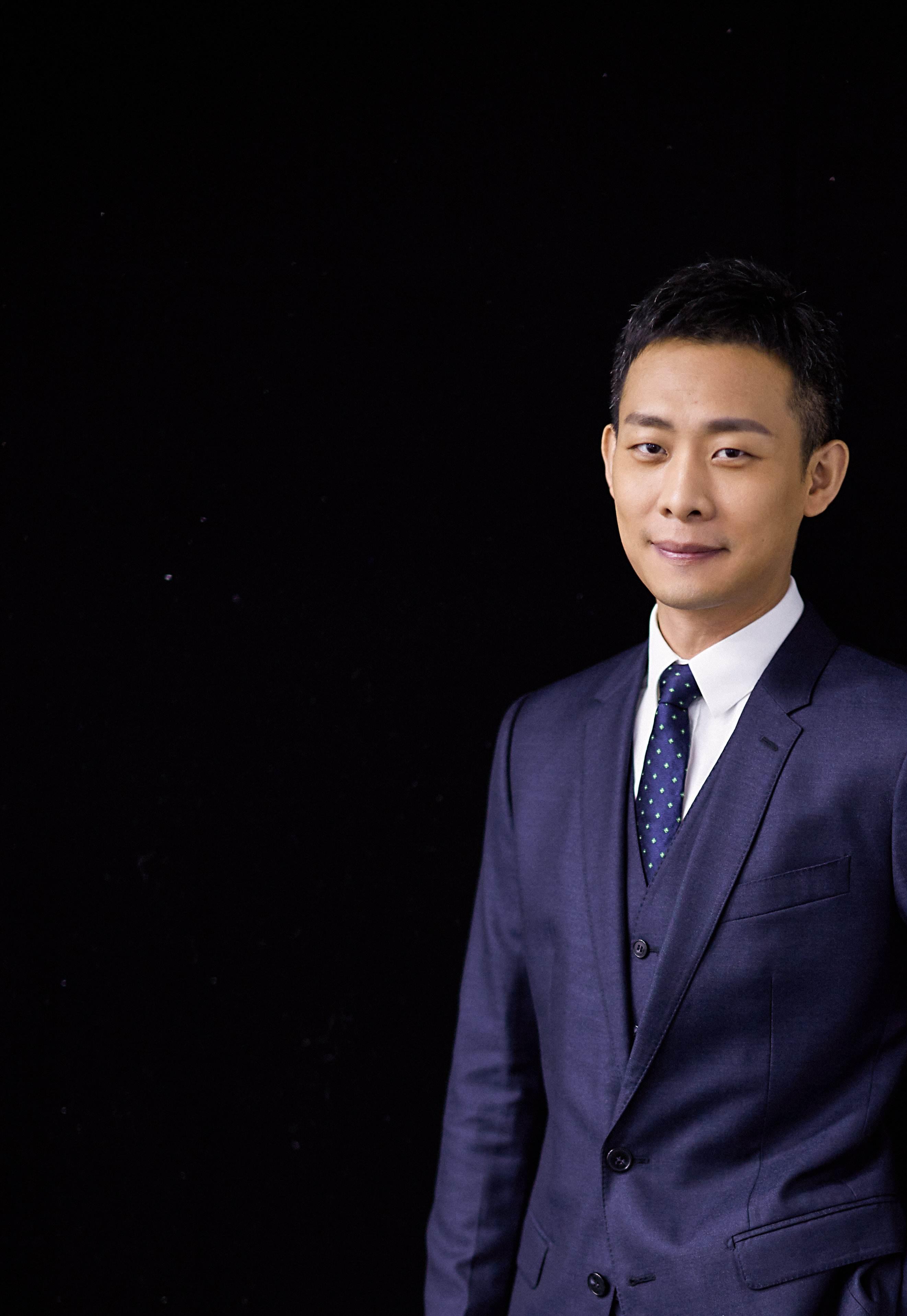 张译:7岁救了全家人,守候植物人初恋10年,妻子二婚带娃还丁克_郭娜