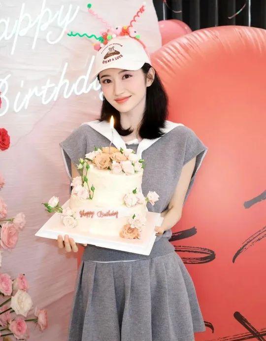 女明星的精彩穿搭 - 刘雯宋茜的时髦又洋气,赵丽颖又美又飒!