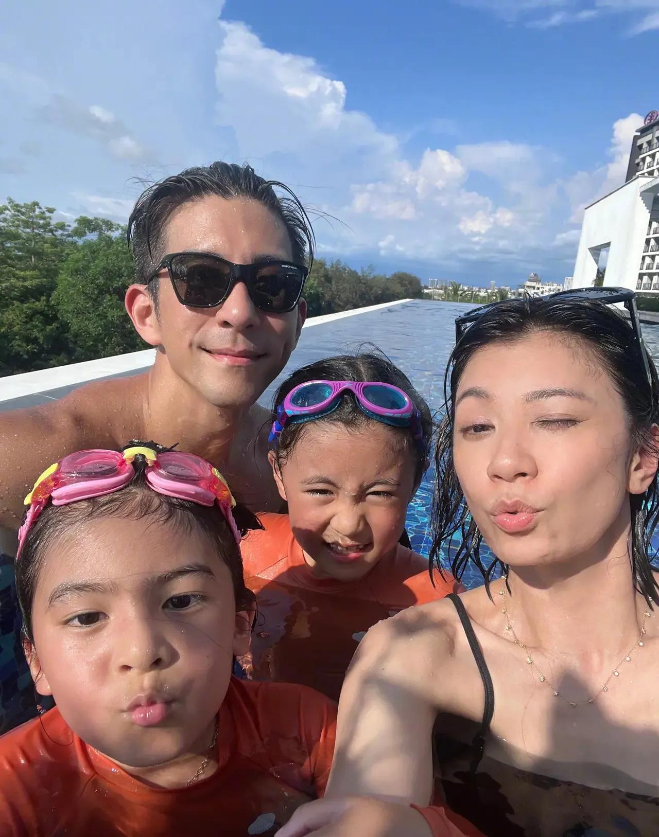 曝梧桐妹偏心孙志浩,在亲爸家是独女,贾静雯那有俩妹妹共享母爱_孩子