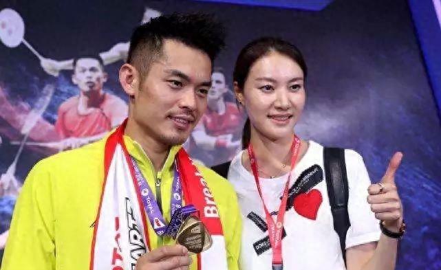 再回看谢杏芳的婚姻,才明白她当初选择有多聪明_林丹_婚礼_机会