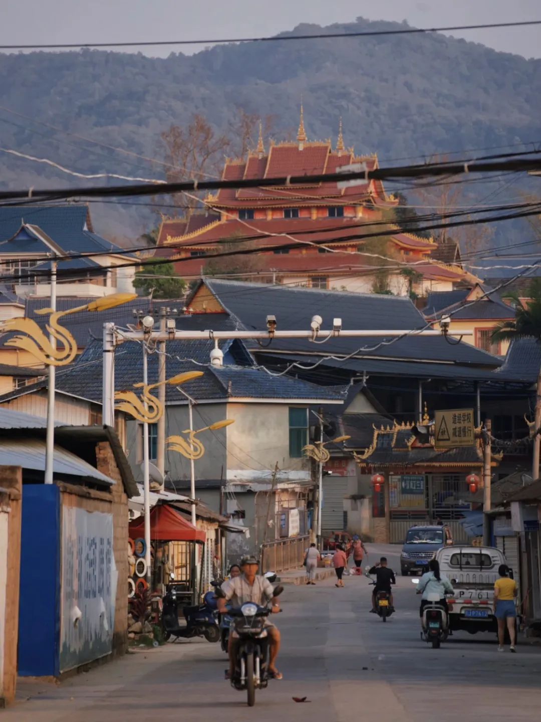 云南最悠闲的小城,好吃到多巴胺不停歇_孟连_牛油果_食材