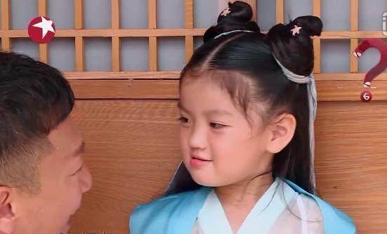 阿拉蕾被孙红雷几句话吓哭,网友:胡说,人家分明是想爸爸了_少帮主