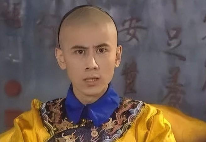 为福临剃度,福临就此成为了光头天子,行森的师傅玉林秀听说此事,遂