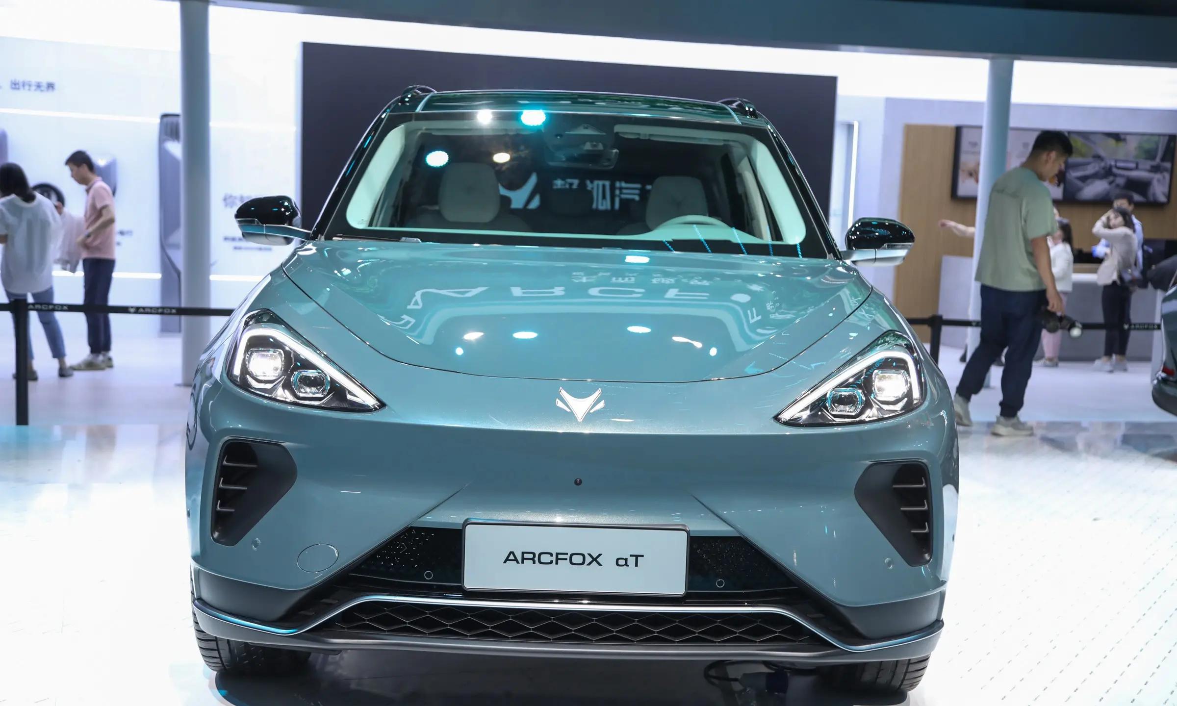 版和阿尔法t森林版车型,不仅在外观颜色和内饰配色上进行了独特设计