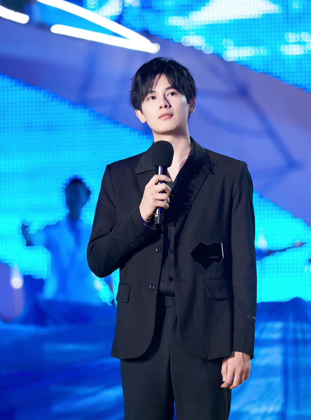 娱乐点评:任嘉伦,关晓彤,王俊凯,曾舜晞,胡先煦,张新成_发展_团队