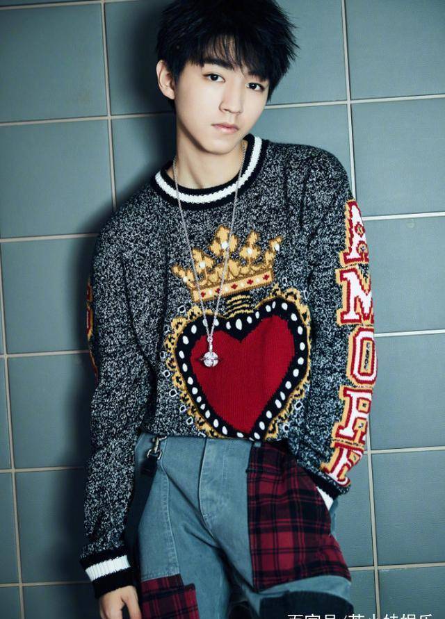 tfboys王俊凯难得调皮,结果小马哥一出马,小凯就变乖了_托运_易烊