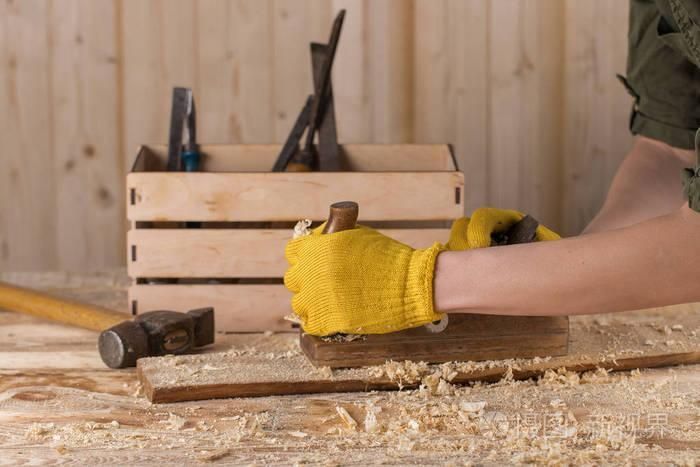 附近有哪些可靠的木工设计师招聘平台_用户_的需求_寻找