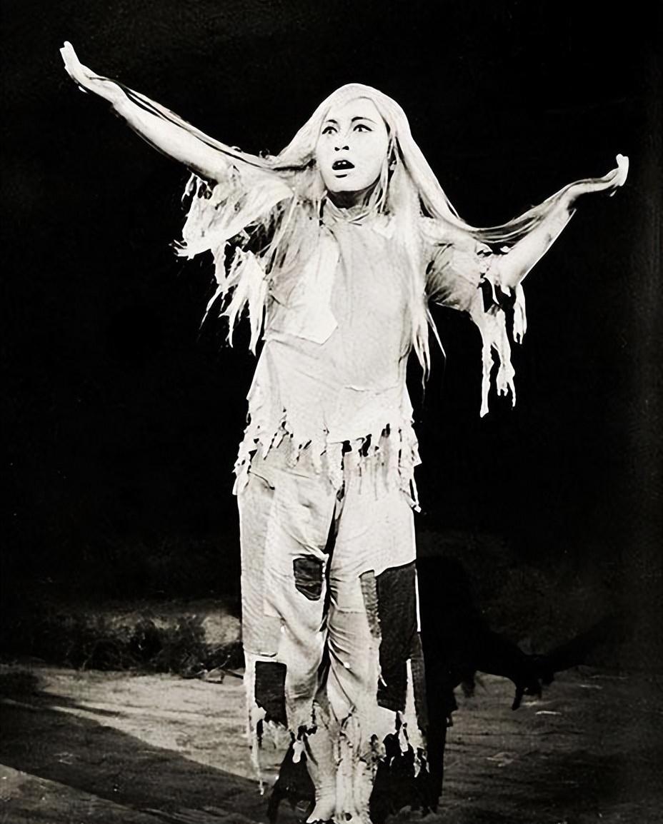 白毛女王昆:18岁嫁给初恋恩爱71年,风雨相伴背后有心酸有眼泪_周巍峙