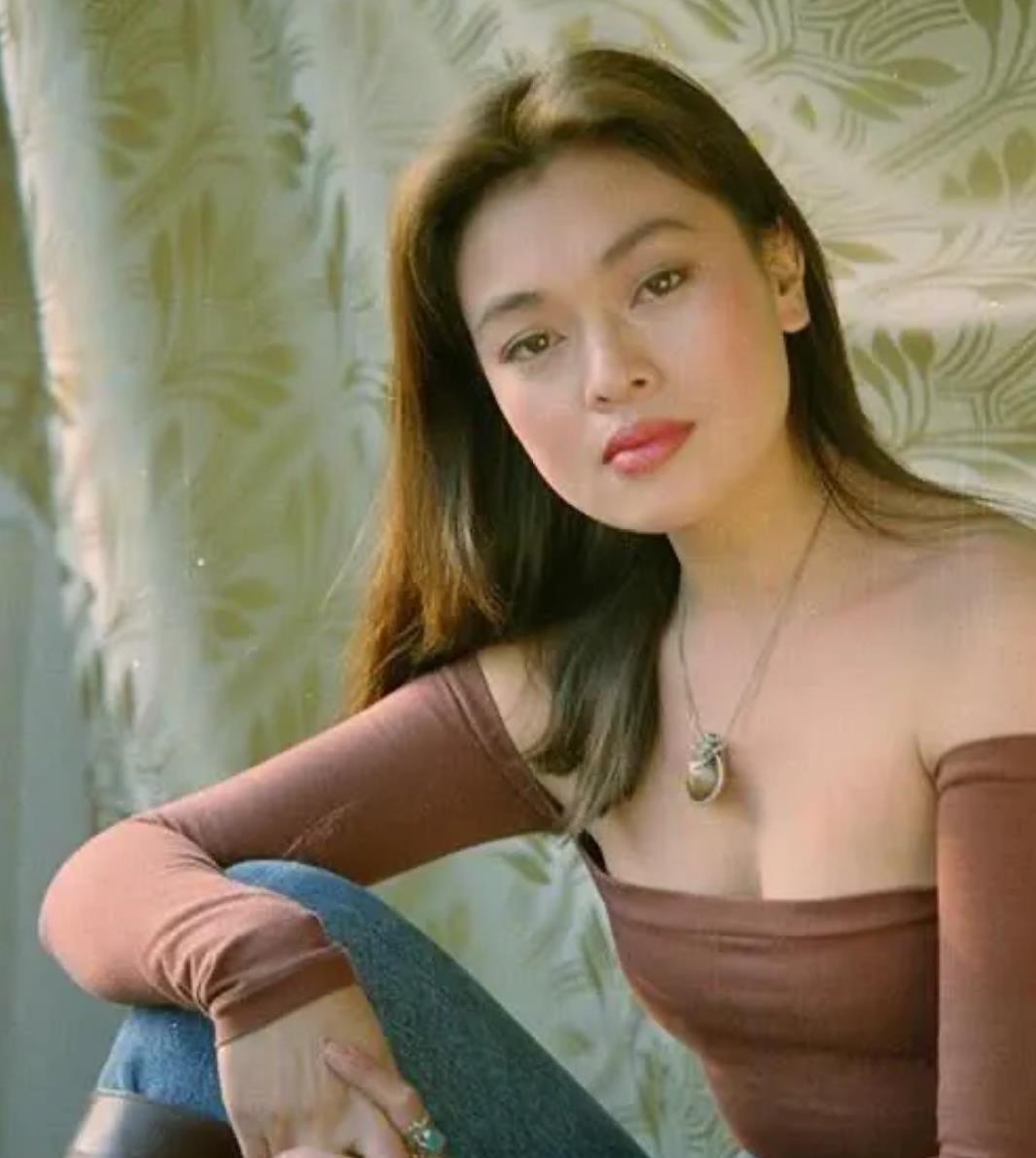 1987年,张艺谋筹拍《红高粱》,老师推荐史可只因"丰乳肥臀"_巩俐_奶奶