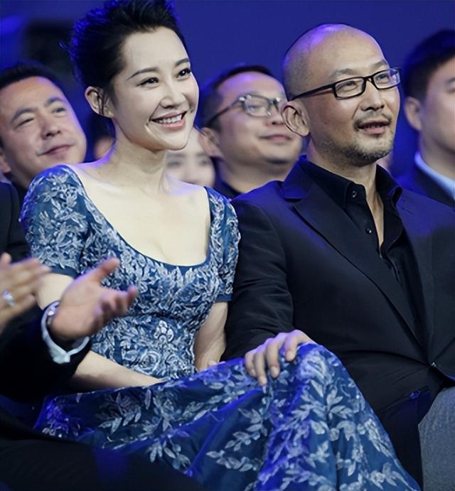 老少通吃",54岁风韵犹存的许晴,真的是越老越火辣_陈导_孩子_华晨宇