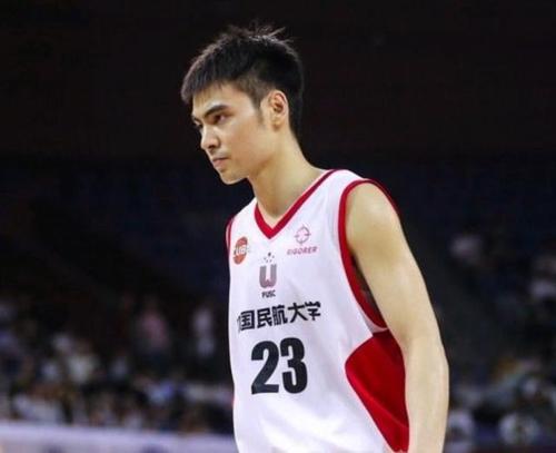 贾明儒:广州龙狮男篮6年的长线投资获得回报,变得更为全面_赛季_成为