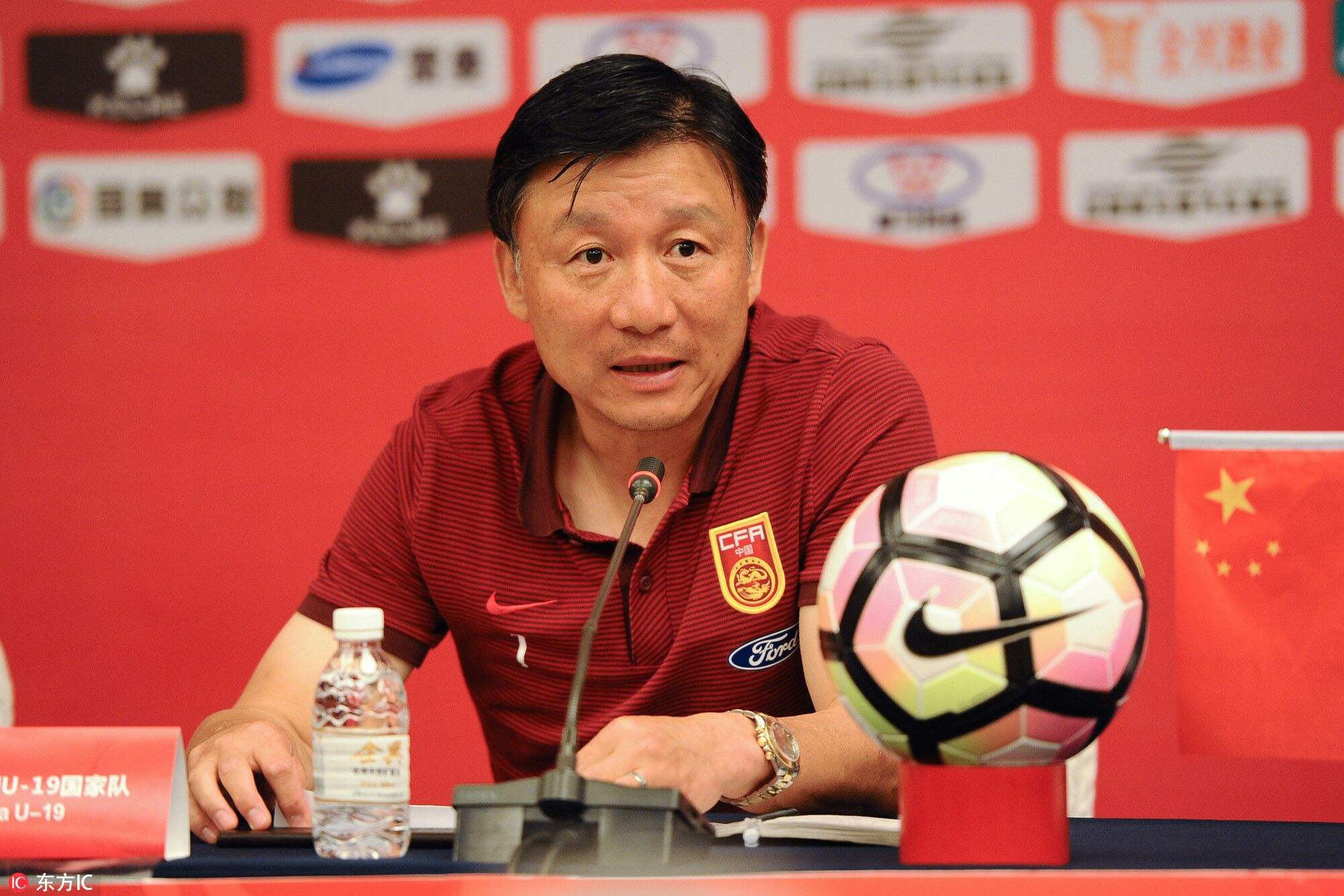 中国国奥男足将进行短期集训 成耀东表示为增进了解与配合_球员_沟通