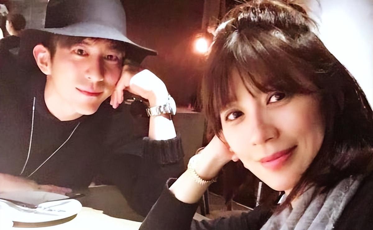 7年后再看贾静雯,她和修杰楷的婚姻是成功的吗?_爱情_女儿_父亲