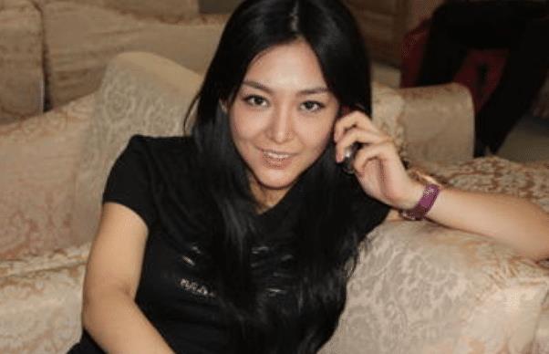 刁琳琳和刘笑妃,是拥有高学历的明星,她们的事业让人唏嘘不已_作品