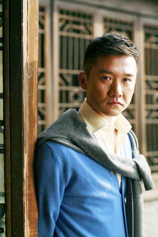 著名演员黄志忠:离婚那天出门后忍不住流泪,感觉最对不起儿子_何音