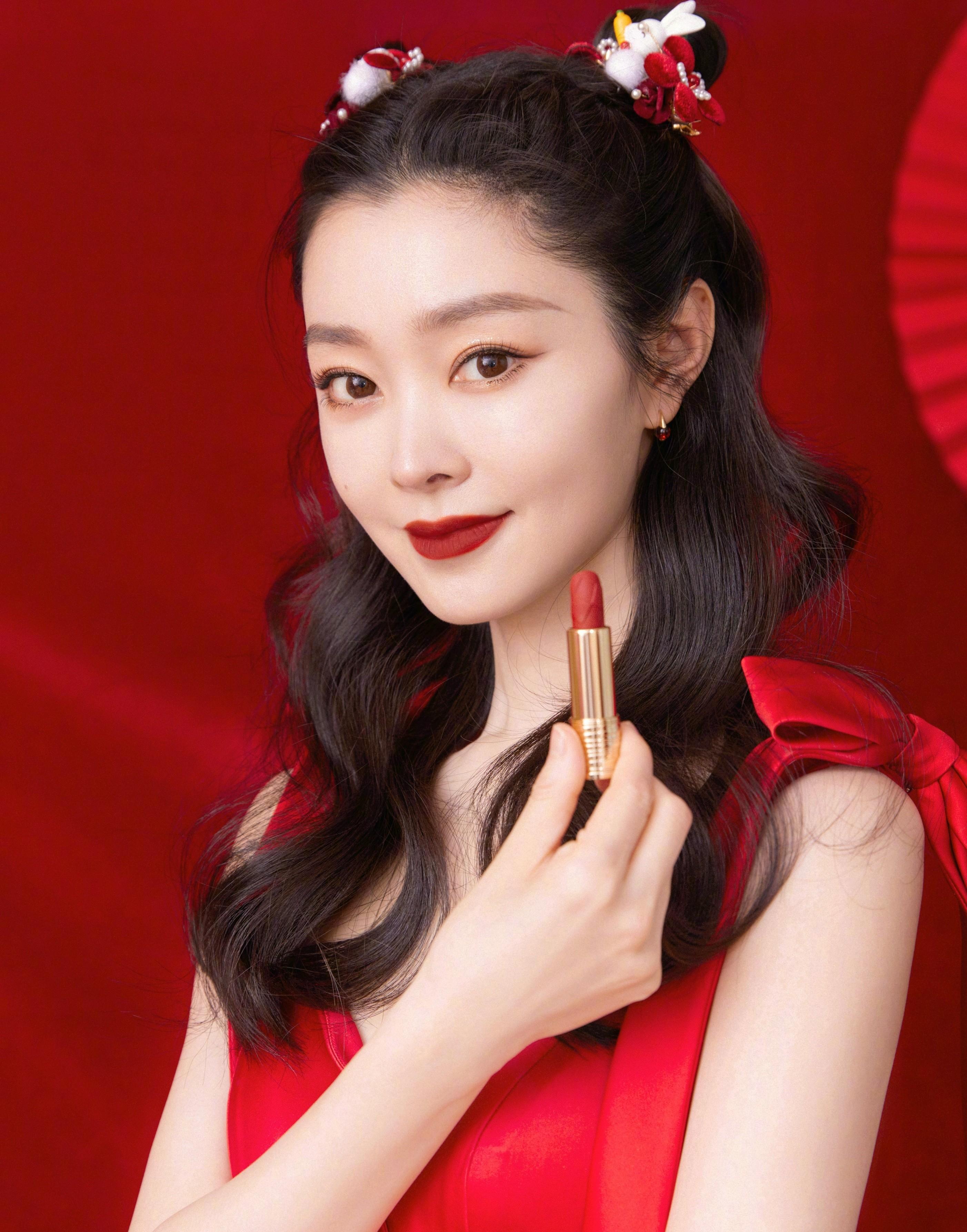 宋轶的"蚂蚁腰"好惹眼,可爱性感,造型美出高级感_连衣裙_粉色_公主