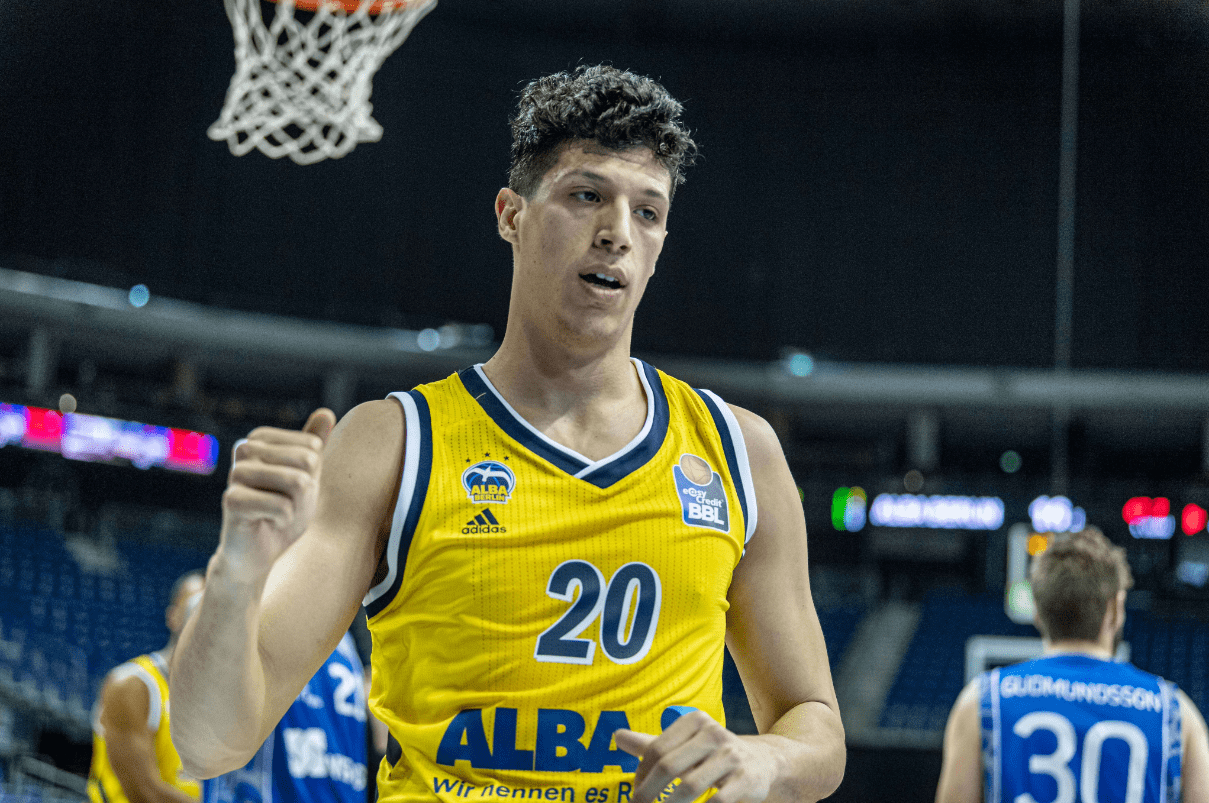 凯里_奥利尼克_犹他